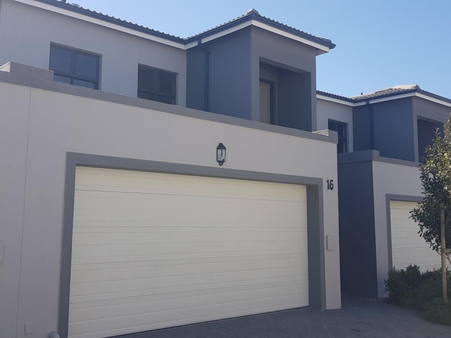 To Let 3 Bedroom Property for Rent in Parklands North Western Cape